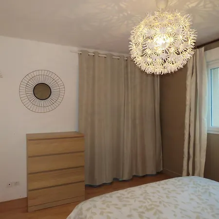 Maison Calme Proche Ferienhaus